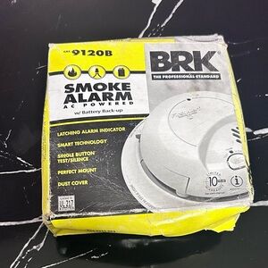 Smoke detector new in the box. First Alert. Hard wired & battery back up. NIB